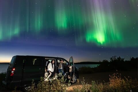 Rovaniemi: 5-star Northern Lights Hunting + Pro Photos & Videos