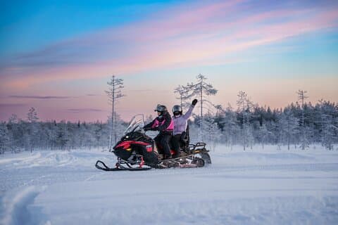 Snowmobile Tours in Rovaniemi Lapland in small group