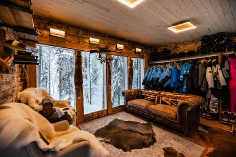 PRIVATE SERVICE Northern Lights Adventure