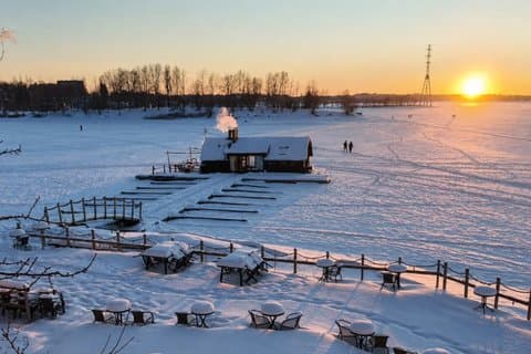 Helsinki: Rustic Floating Sauna Cottage Experience - Guided