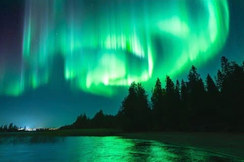 Premium Northern Lights Tour in Rovaniemi for Small Groups