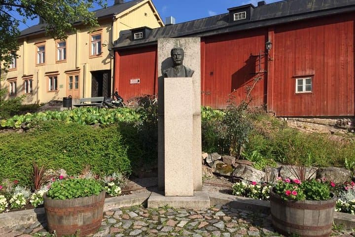 Helsinki Highlight and Porvoo Day Sightseeing Tour