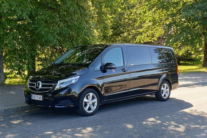 Private sightseeing tour in Helsinki by VIP car 3 hours