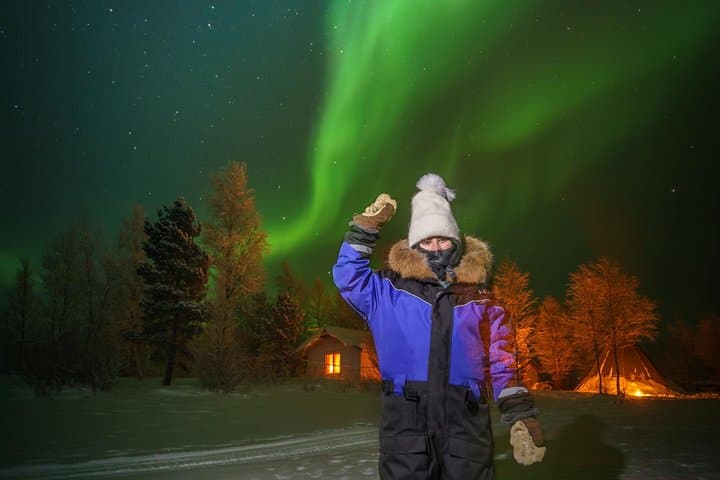 From Saariselkä: Northern lights tour to Lake Inari, incl. dinner