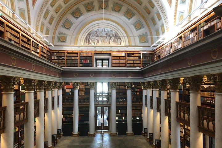 Historic Helsinki: Exclusive Private Tour with a Local