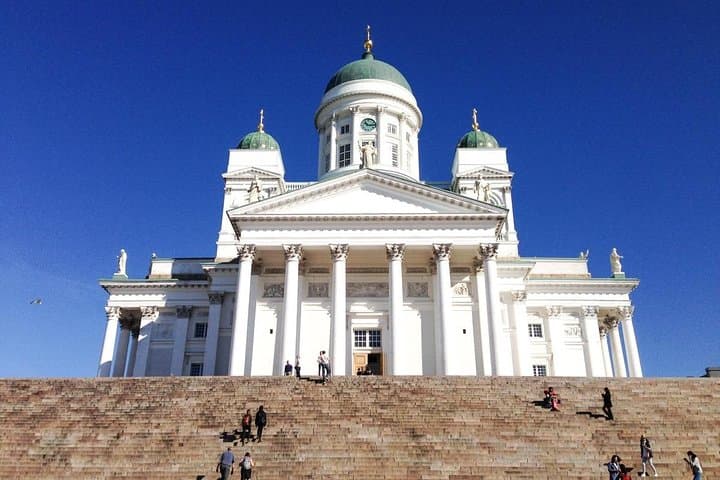 Helsinki Highlights and the Medieval Village of Porvoo
