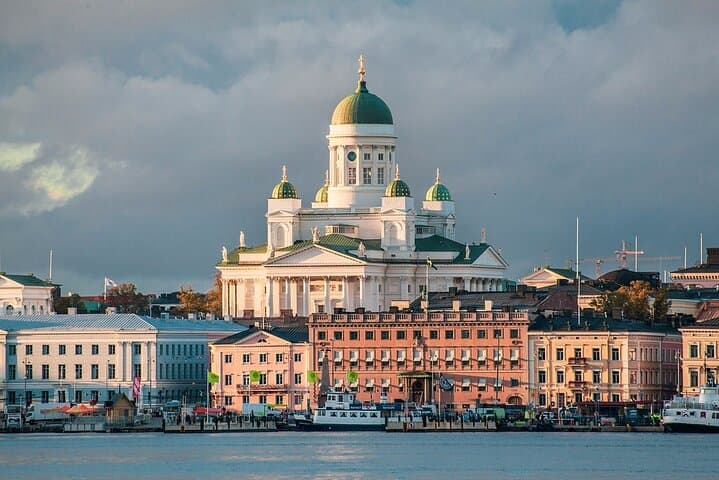 Private city tour of Helsinki with driver and guide - Hotel or cruise pick up