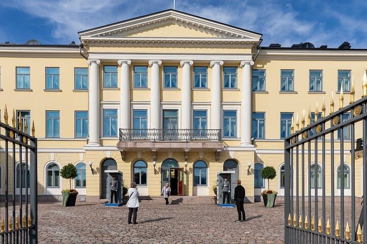 Private city tour of Helsinki with driver and guide - Hotel or cruise pick up