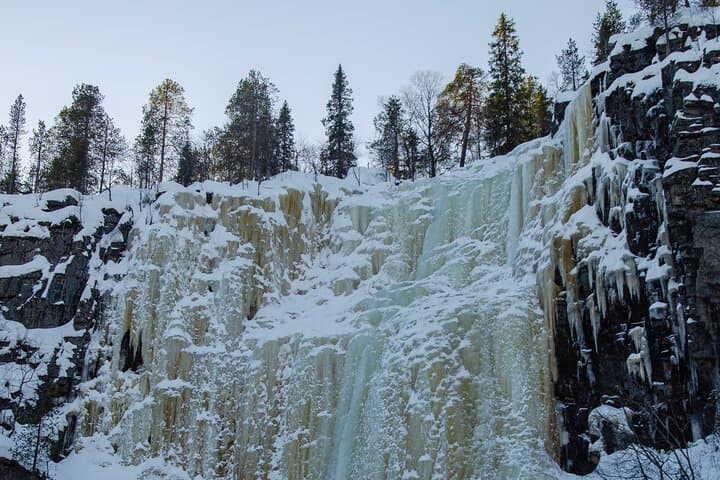 One of the most impressive frozen waterfalls of the Canyon.