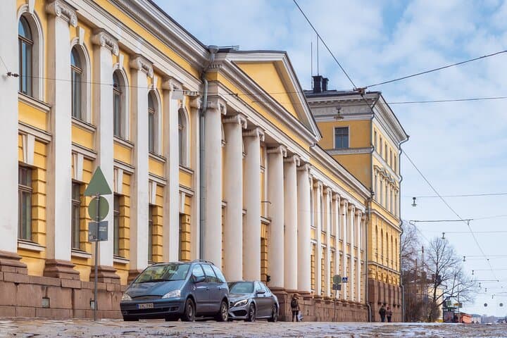 Helsinki private tour with a city planner
