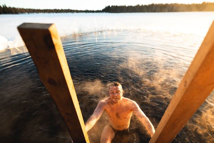 Traditional Lappish evening in the wilderness with dinner
