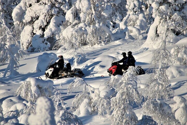 Snowmobiling Quick Spin - 2 h snowmobile experience in Rovaniemi