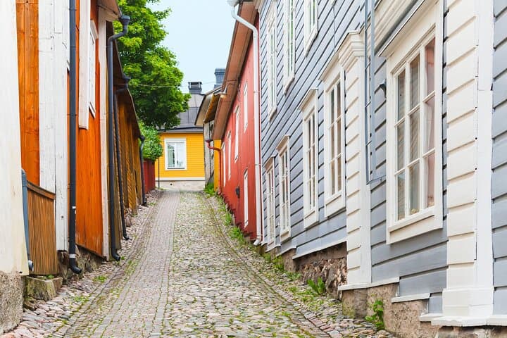 Romance in Porvoo - Private Walking Tour