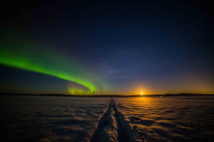 3-Hour Snowmobile Safari to Search Northern Lights in Levi