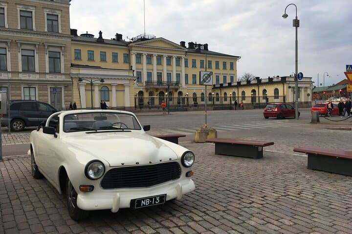 Kauppatori in front of presidenttilinna