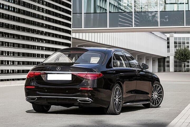 Arrival Private Transfer Helsinki airport HEL to Helsinki by Car