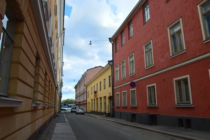 A Self-Guided Walking Tour of Helsinki's Historical Highlights