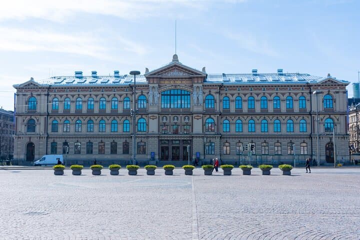 Helsinki Old Town Highlights Private Walking Tour