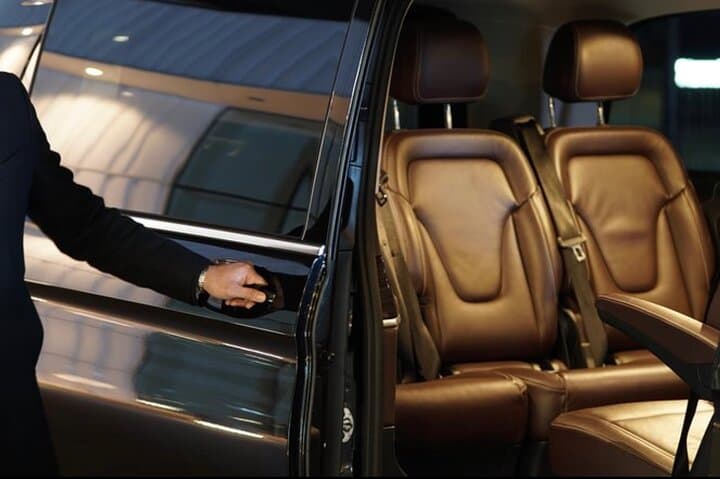 Private Helsinki Guided Tour by Mercedes V-class with guide