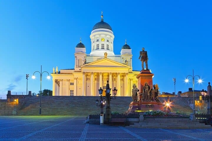 Charm of Finland VIP Tour Helsinki and Porvoo by Mercedes V+Guide