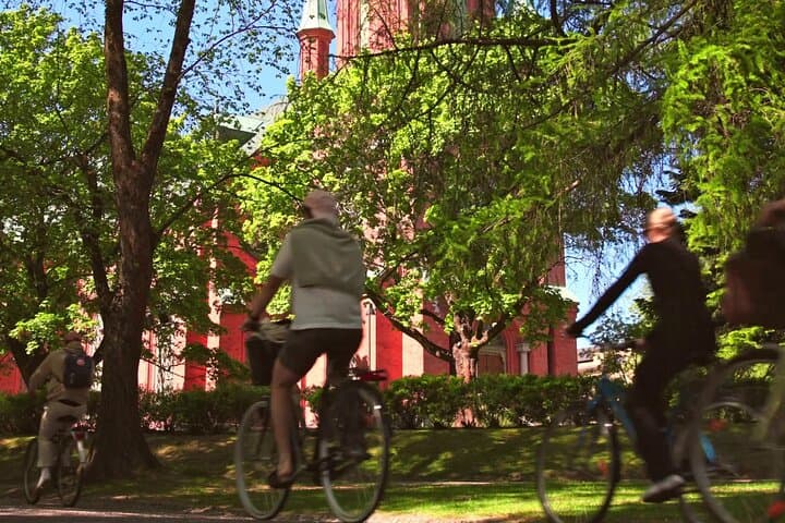 Tampere Scenic Bike Tour with Sauna and Local Flavors