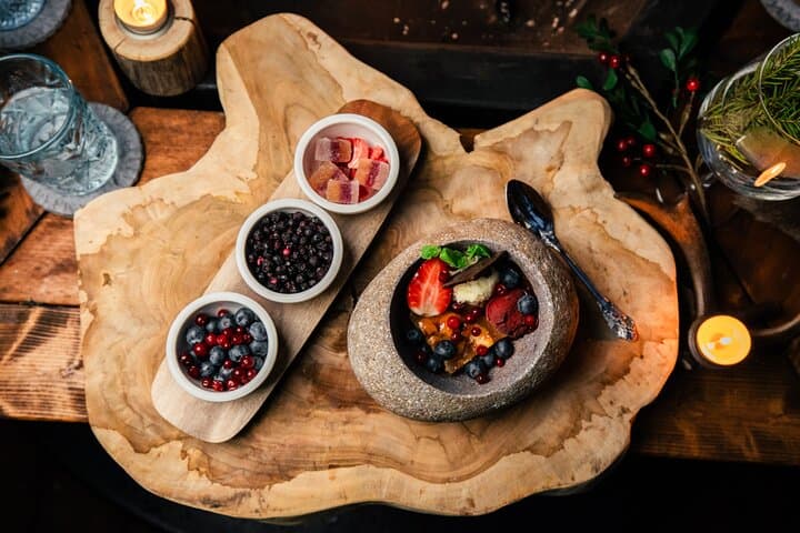 VIP Northern Lights Forest Dinner in a Glass Igloo