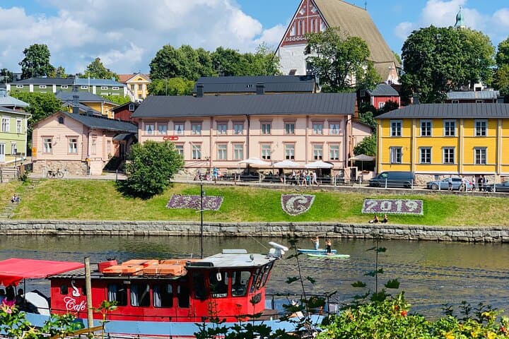Private Guided Tour Porvoo & Helsinki by Mercedes- V Class