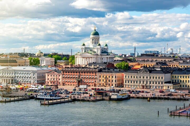 Helsinki Private Walking Tour with a Local