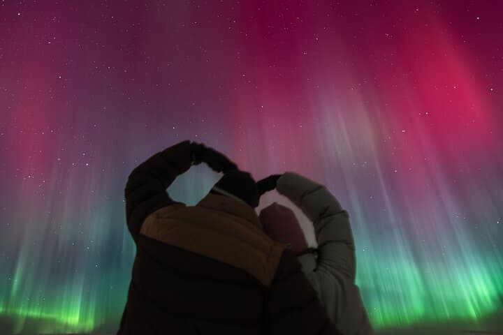 Rovaniemi: 5-star Northern Lights Hunting + Pro Photos & Videos