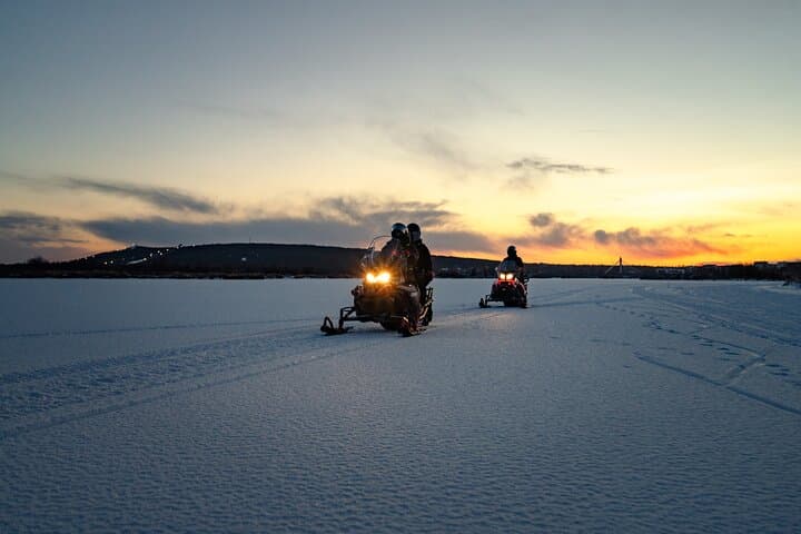 4-Hour Snowmobile Adventure in Rovaniemi (Private)