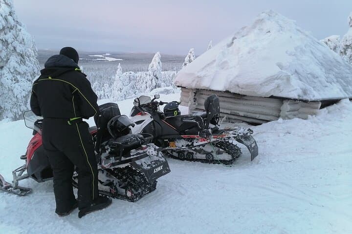 4-Hour Snowmobile Adventure in Rovaniemi (Private)