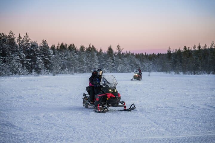 Snowmobile Tours in Rovaniemi Lapland in small group