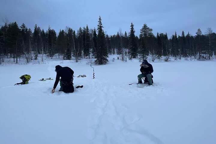 Private Ice Fishing Tour In Pyhätunturi