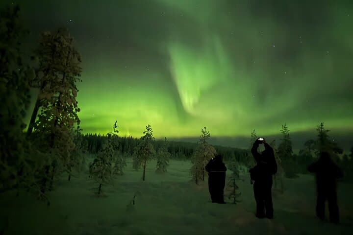 Best Northern Lights Hunting tour Rovaniemi With HD Photo