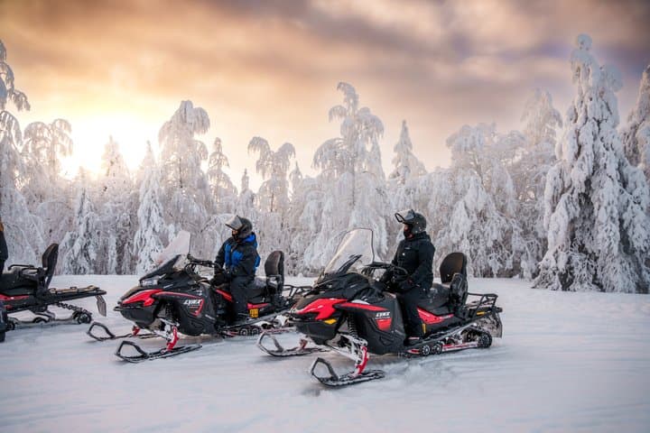 Snowmobile Tours in Rovaniemi Lapland in small group