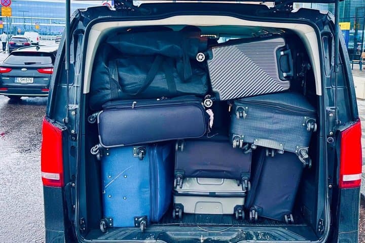 Airport pickup and drop off Transfer Service in Rovaniemi