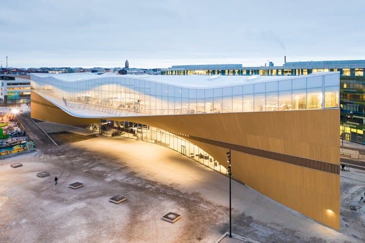 Helsinki Summer City Highlights with Floating Sauna Cottage