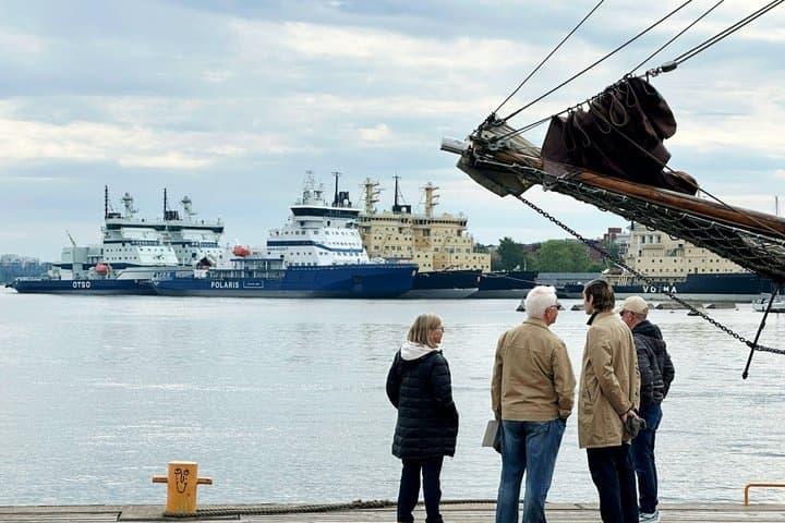 Exclusive Grand Tour Helsinki and Porvoo Old Town