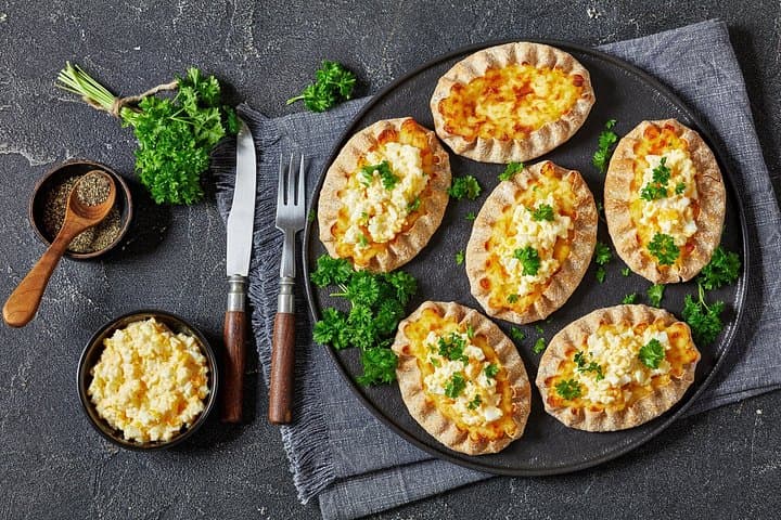 Private Guided Food Tasting and Helsinki Old Town Walking Tour