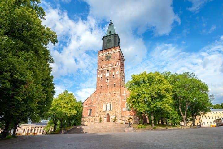Helsinki to Turku Private Guided Day Car Trip