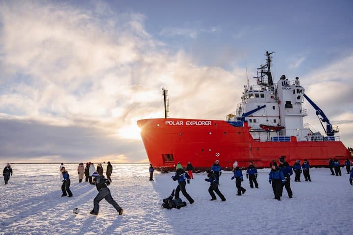Rovaniemi: Polar Explorer Icebreaker Cruise with Ice Floating