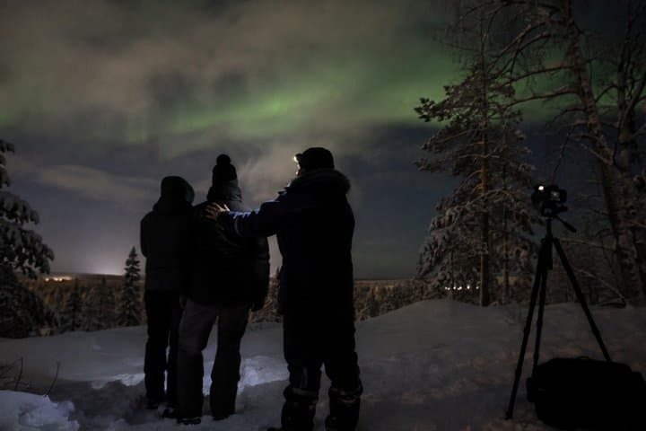 Rovaniemi Small-Group (1–4 Guests) Aurora Chase with Photos & BBQ