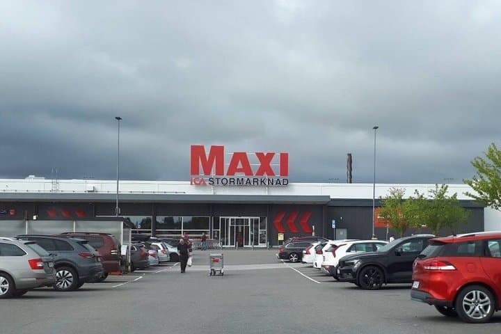 From Rovaniemi Shopping Day Tour to Sweden