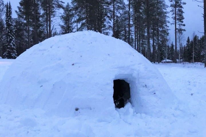 Build Your Own Snow Igloo – Arctic Overnight Experience